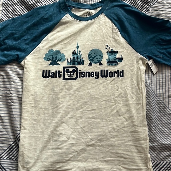 Brand New Walt Disney World Shirt - Picture 1 of 7